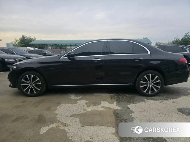 Mercedes-Benz E-Class W213 2021 Черный из Кореи, фото 2