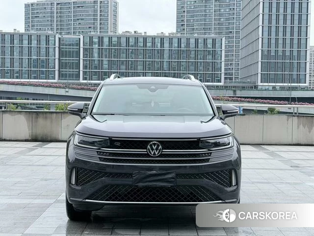 Volkswagen Tavendor 2023 Черный из Китая, фото 2