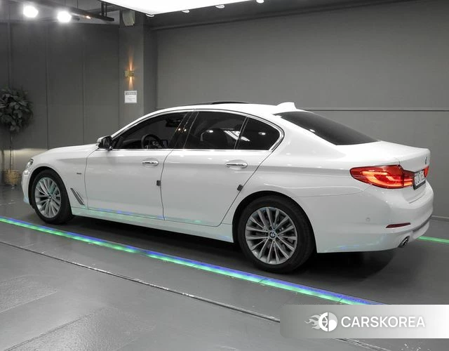 BMW 5 Series (G30) id 5029475 из Кореи 12