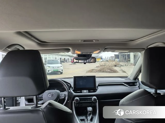 Toyota RAV4 2022 Серебристо-серый из Китая, фото 3