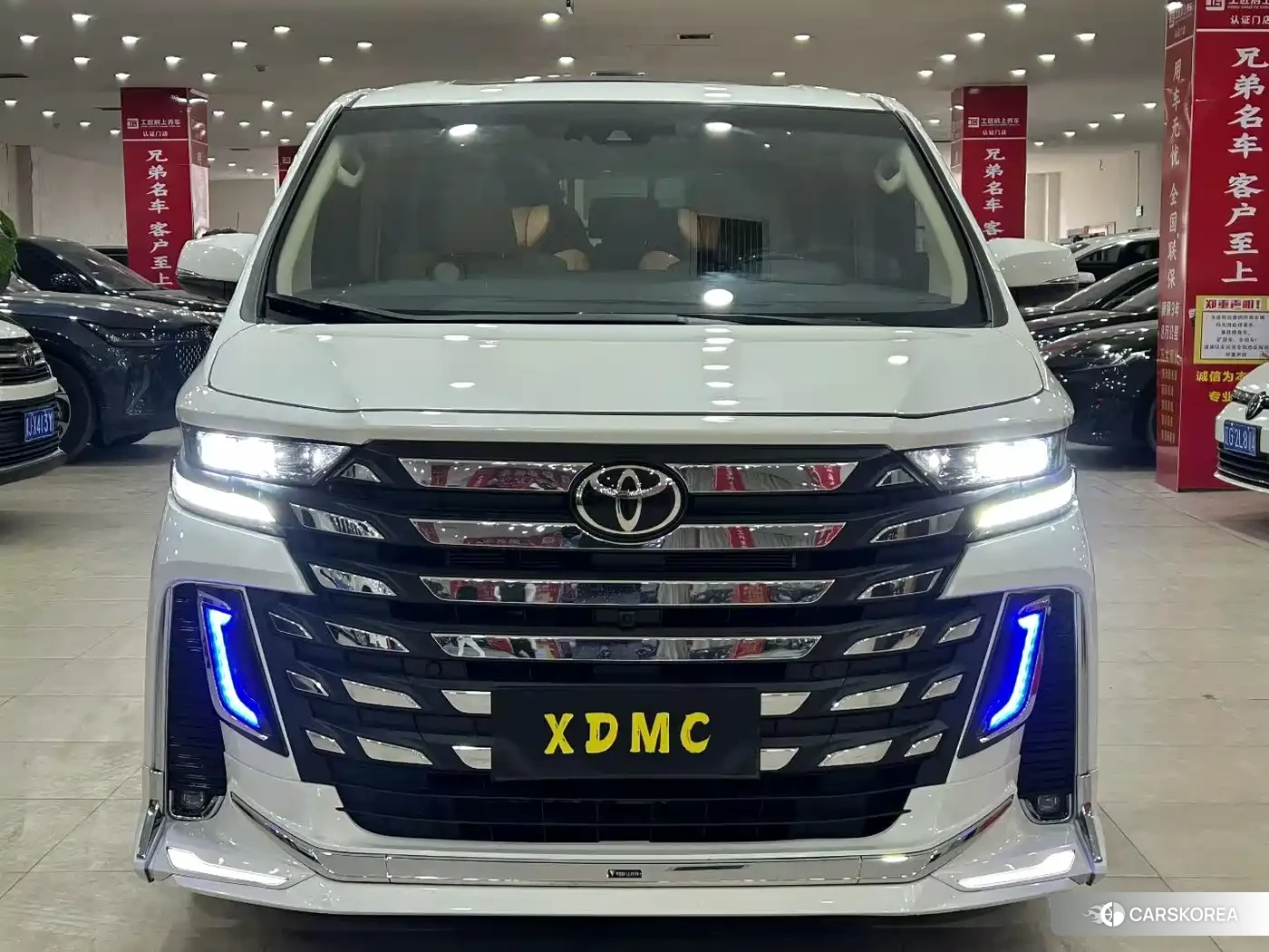 Toyota Vellfire 2020 Белый из Китая, фото 2