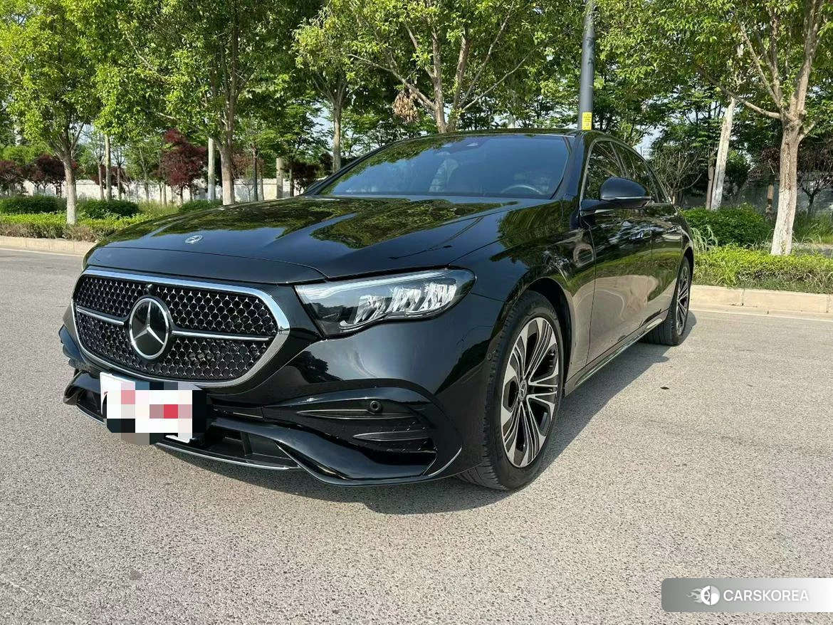 Mercedes-Benz E-Class 2023 Черный из Китая, фото 2