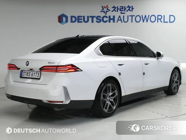 BMW 5 Series (G60) id 5046184 из Кореи 12
