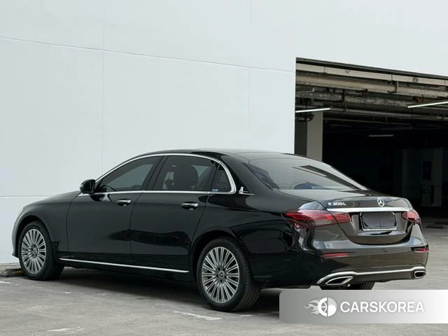 Mercedes-Benz E-Class 2023 Черный из Китая, фото 4