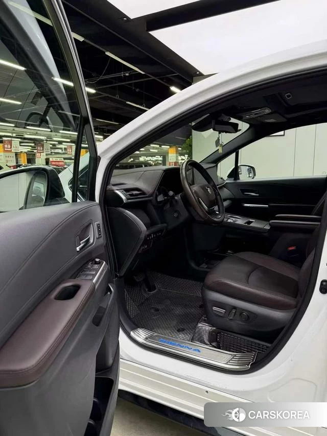 Toyota Sienna 2022 Белый из Китая, фото 2