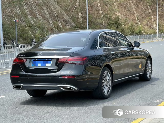Mercedes-Benz E-Class 2022 Черный из Китая, фото 4