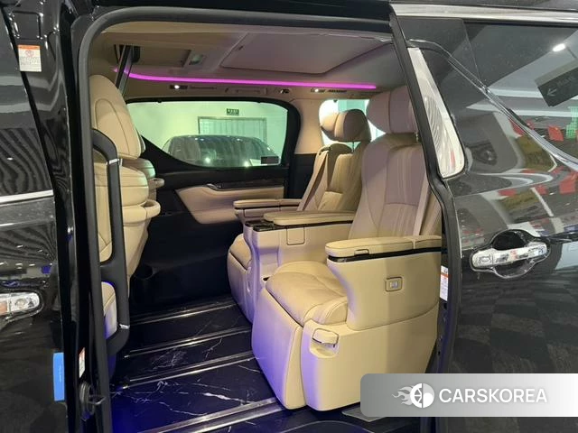 Toyota Vellfire 2021 Черный из Китая, фото 3