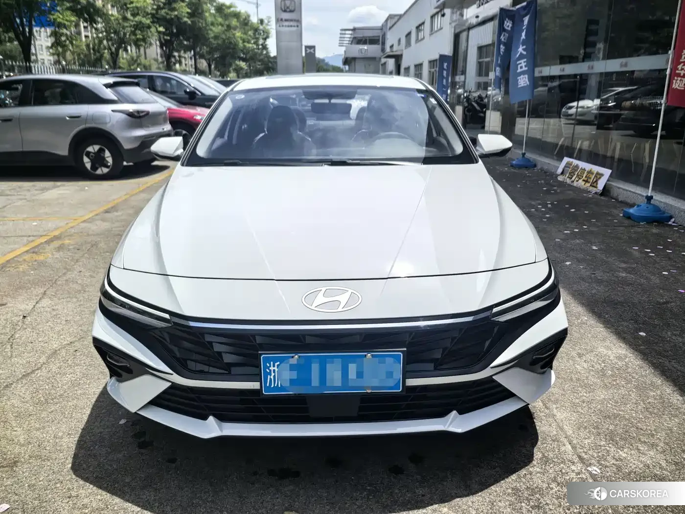 Hyundai Elantra 2026 Белый из Китая, фото 5