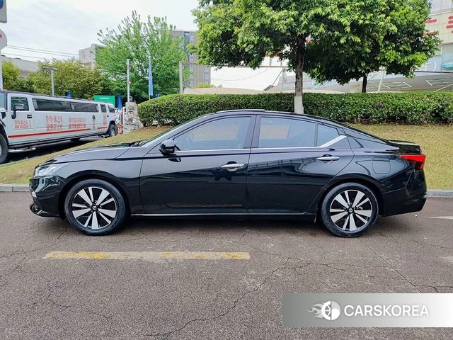 Nissan Altima 2022 Черный из Китая, фото 2