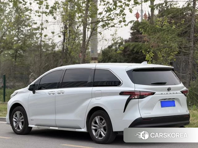 Toyota Sienna 2025 Белый из Китая, фото 2