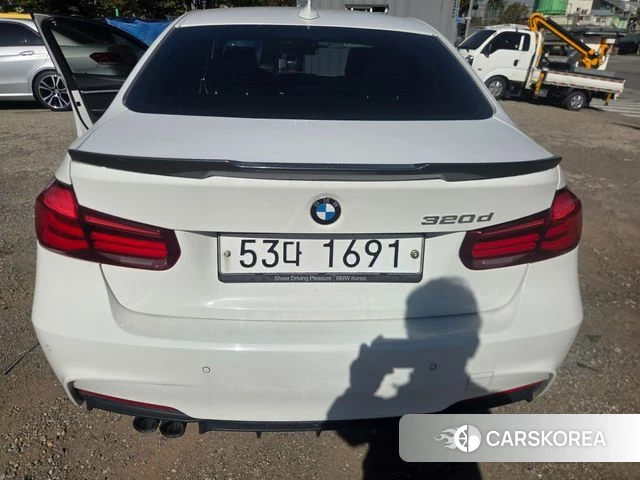 BMW 3 Series (F30) 2018 Белый из Кореи, фото 2