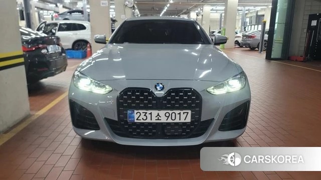 BMW 4 Series (G22) 2024 Светло-серебряный цвет из Кореи, фото 2