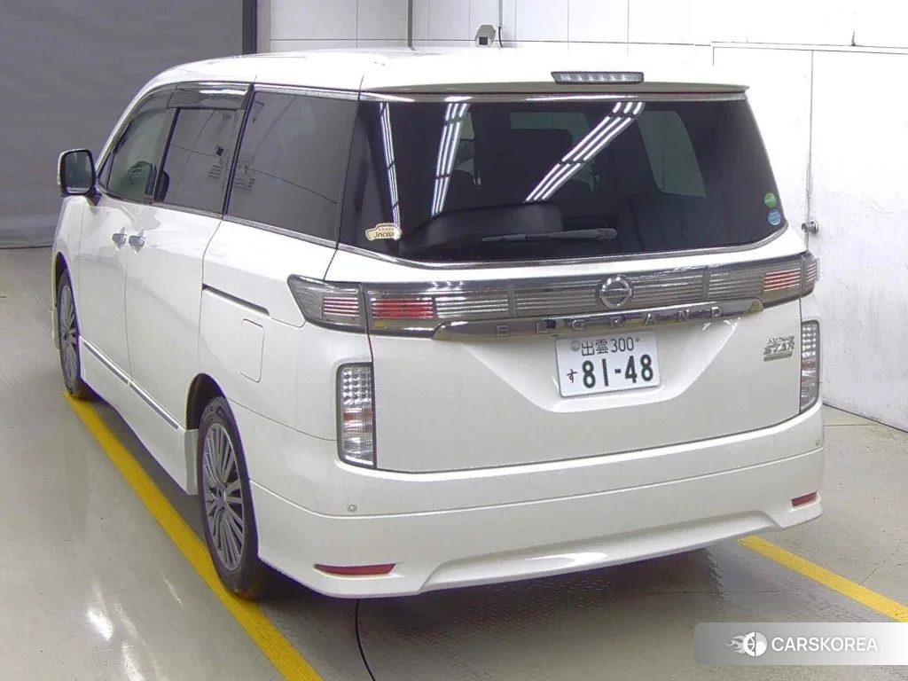 Nissan Elgrand 2018 из Японии, фото 2