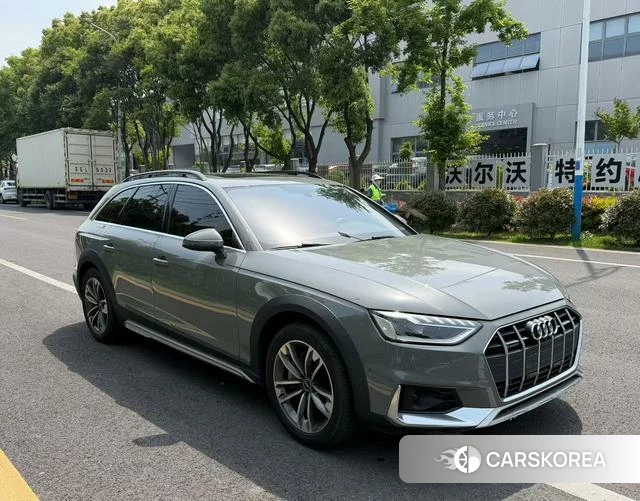 Audi A4L 2021 Темно-серый из Китая, фото 2