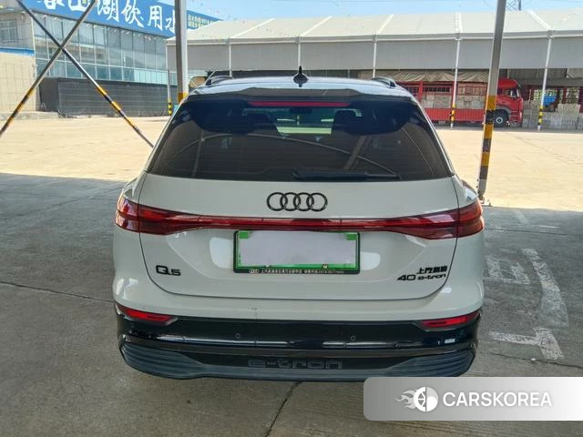 Audi Q5L 2023 Белый из Китая, фото 2