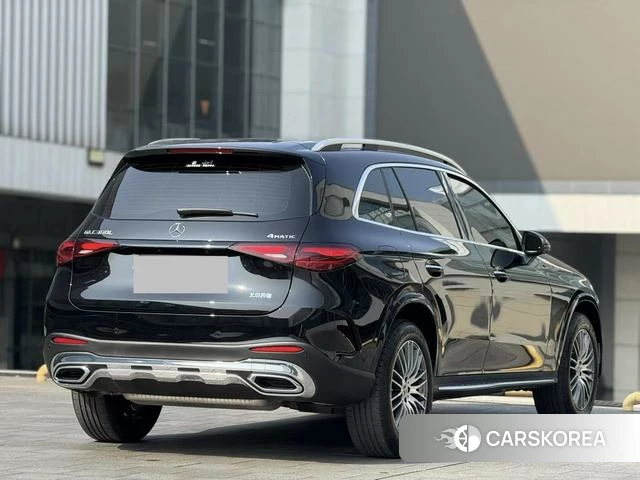 Mercedes-Benz GLC 2024 Черный из Китая, фото 2