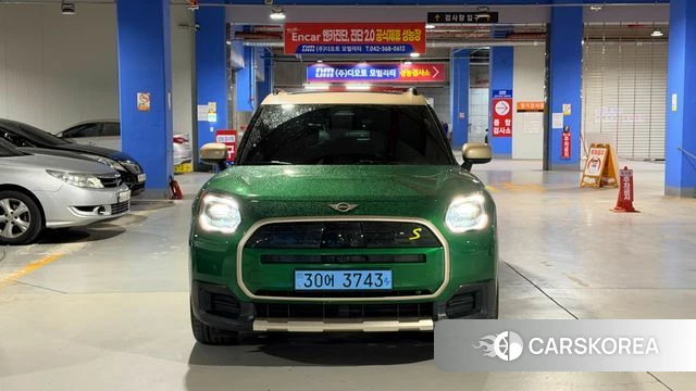 Mini Cooper Countryman Electric 3rd Generation 2025 Зеленый из Кореи, фото 2