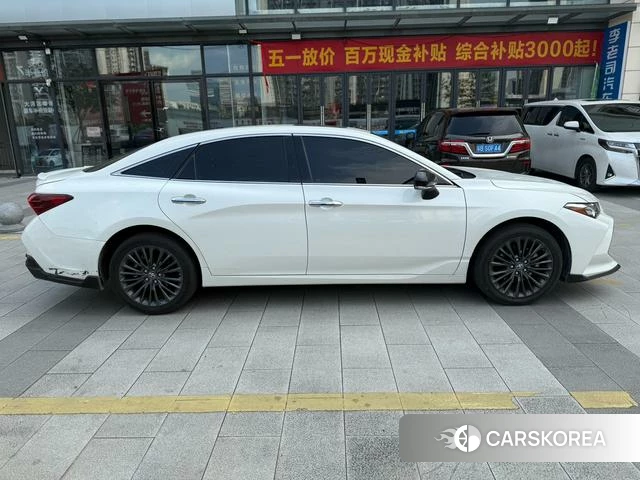 Toyota Avalon 2021 Белый из Китая, фото 2