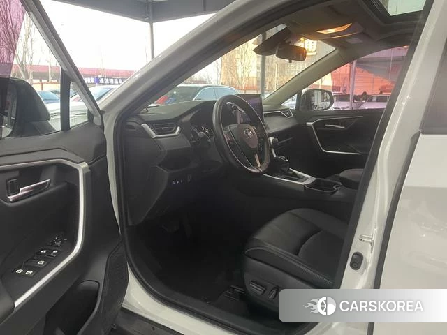 Toyota RAV4 2022 Белый из Китая, фото 2