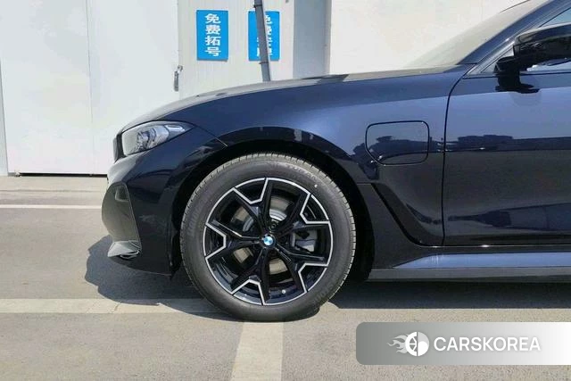 BMW i3 2026 Черный из Китая, фото 6