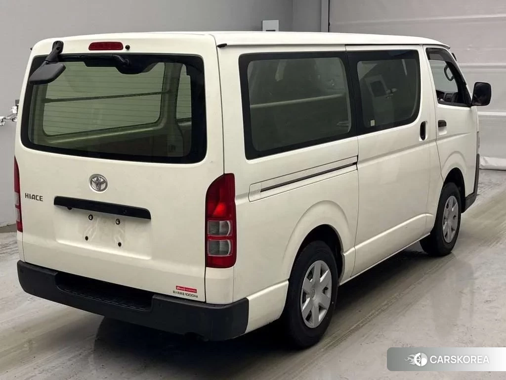 Toyota HiAce Van 2022 из Японии, фото 2