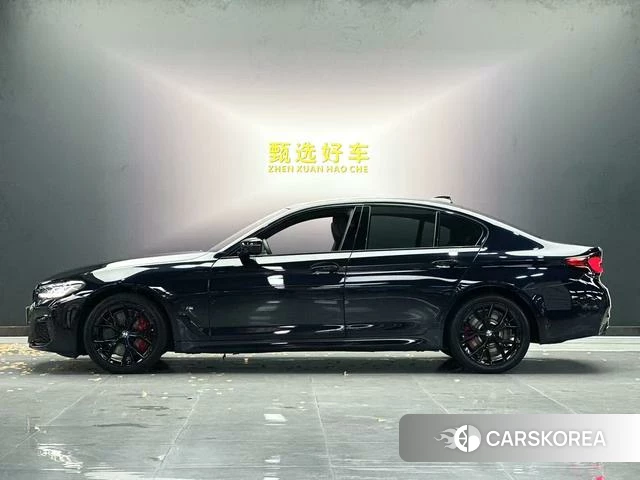 BMW 5 series 2021 Черный из Китая, фото 2