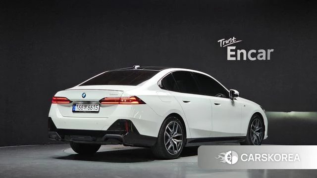 BMW 5 Series (G60) id 5021108 из Кореи 12