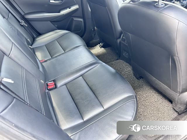 Nissan Sylphy 2024 Серебристо-серый из Китая, фото 6