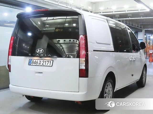 Hyundai Staria 2025 Белый из Кореи, фото 2