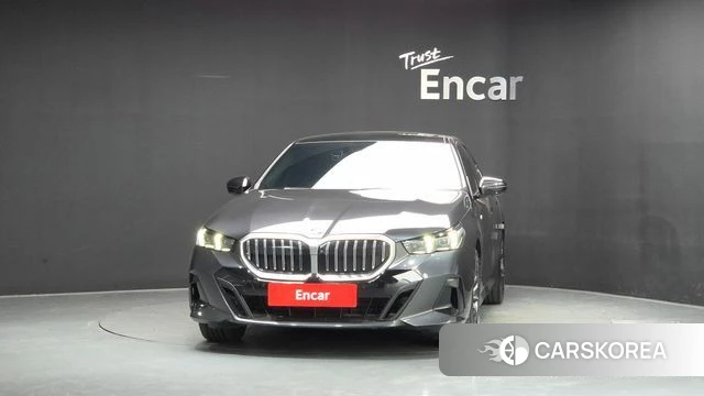 BMW 5 Series (G60) id 5026361 из Кореи 12
