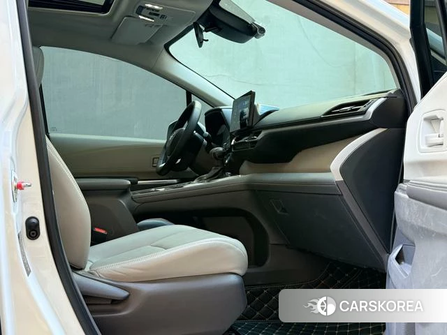 Toyota Sienna 2024 Белый из Китая, фото 3