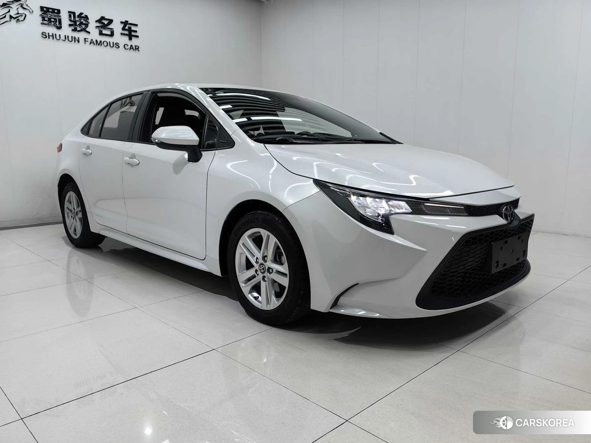 Toyota Levin 2021 Белый из Китая, фото 2
