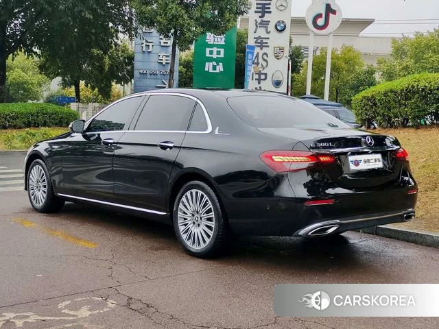 Mercedes-Benz E-Class 2022 Черный из Китая, фото 2