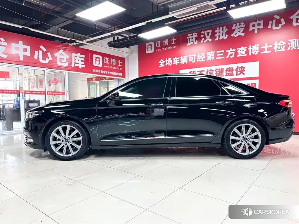 Ford Taurus 2022 Черный из Китая, фото 2