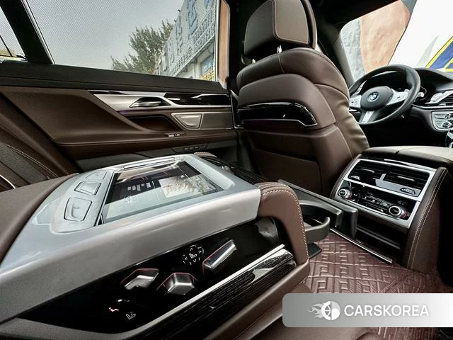BMW 7 series 2022 Черный из Китая, фото 2