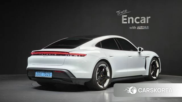 Porsche Taycan id 4670447 из Кореи 12