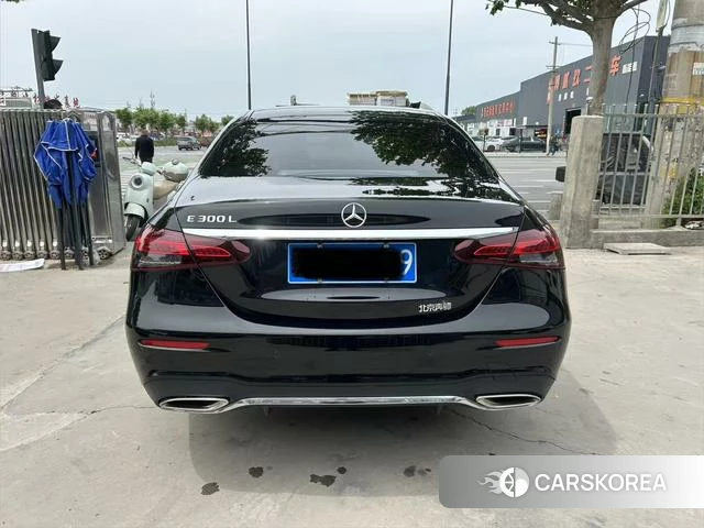 Mercedes-Benz E-Class 2023 Черный из Китая, фото 2