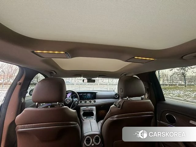 Mercedes-Benz E-Class 2021 Черный из Китая, фото 2