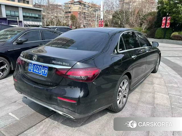 Mercedes-Benz E-Class 2023 Черный из Китая, фото 2