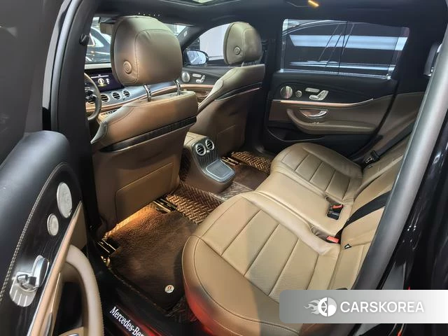 Mercedes-Benz E-Class 2022 Черный из Китая, фото 2