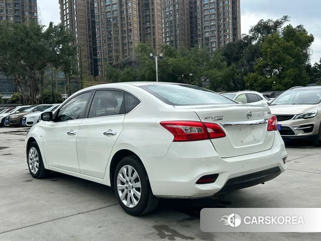 Nissan Sylphy 2022 Белый из Китая, фото 3