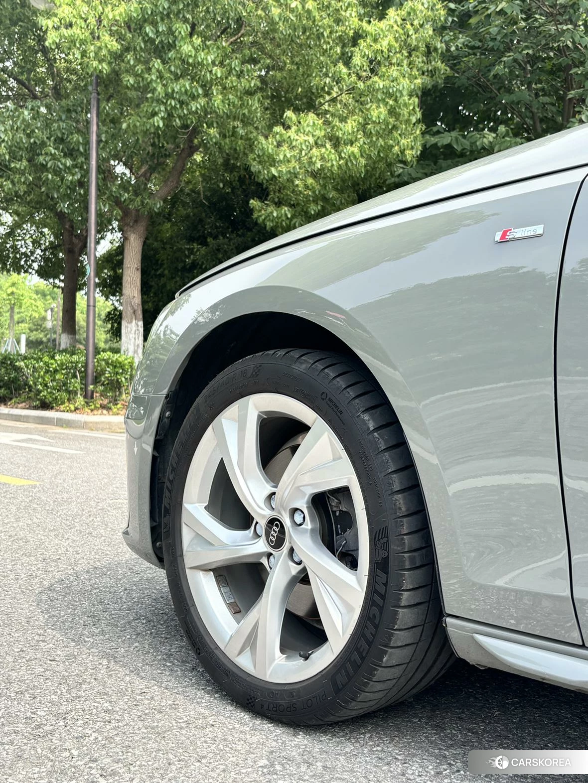 Audi A4L 2020 Серебристо-серый из Китая, фото 5