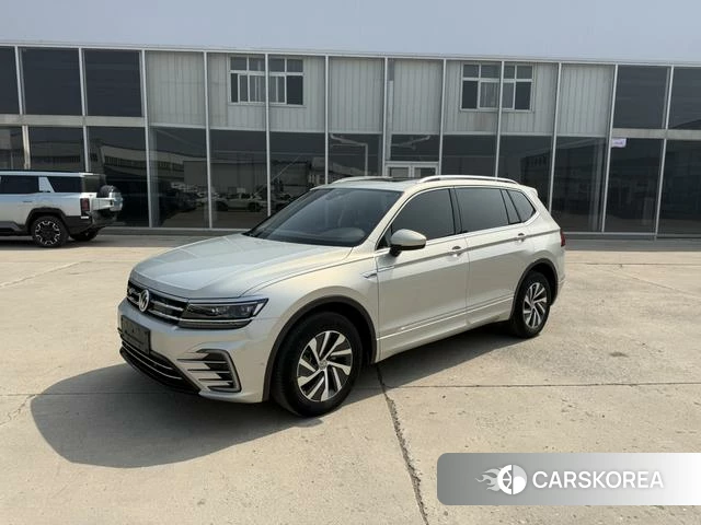 Volkswagen Tiguan L 2021 Шампань из Китая, фото 2