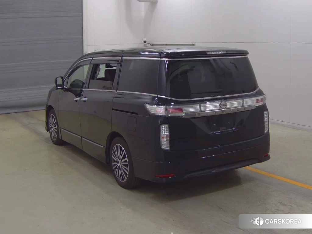 Nissan Elgrand 2021 из Японии, фото 2