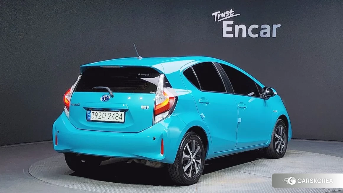 Toyota Prius C id 2142195 из Кореи 12