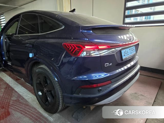 Audi Q4 e-Tron (F4) 2022 Синий из Кореи, фото 2