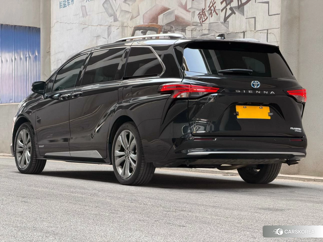 Toyota Sienna 2023 Черный из Китая, фото 2