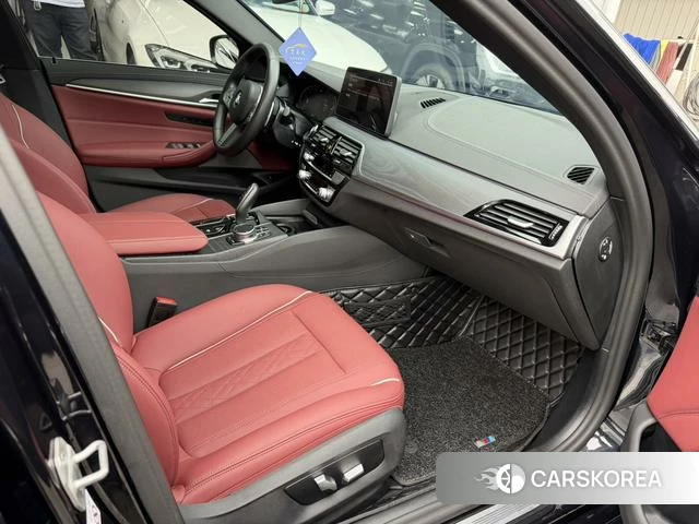 BMW 5 series 2023 Черный из Китая, фото 5
