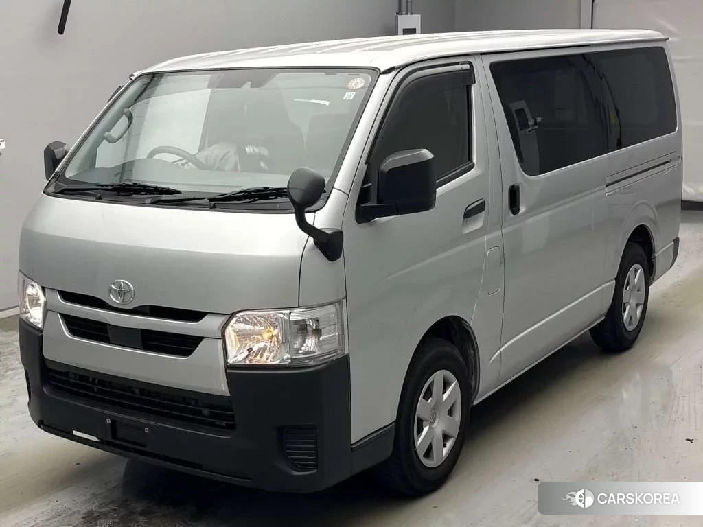 Toyota HiAce Van 2023 из Японии, фото 2