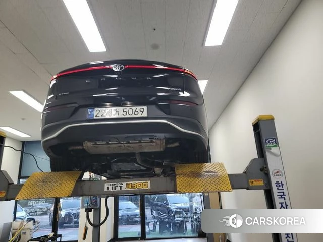 Toyota Crown Crossover 2023 Черный из Кореи, фото 2